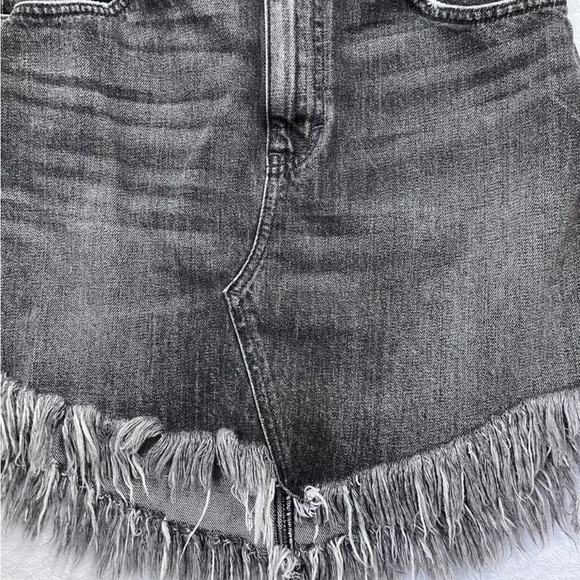 Free People We The Free Bailey Denim Mini Skirt Size 28 Gray Raw Frayed Hem Boho - Picture 5 of 11